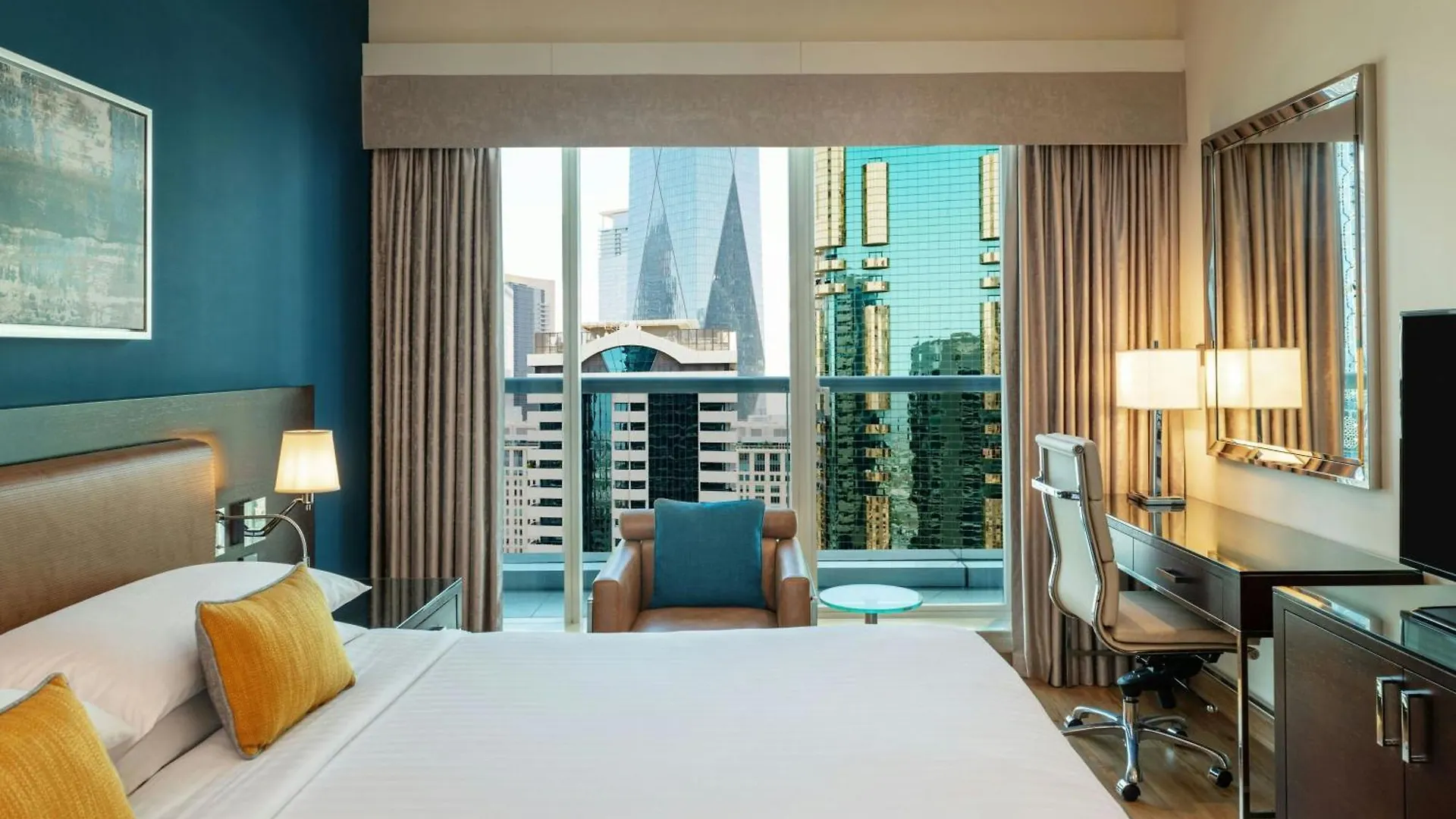 Four Points By Sheraton Sheikh Zayed Road Dubai Hotel